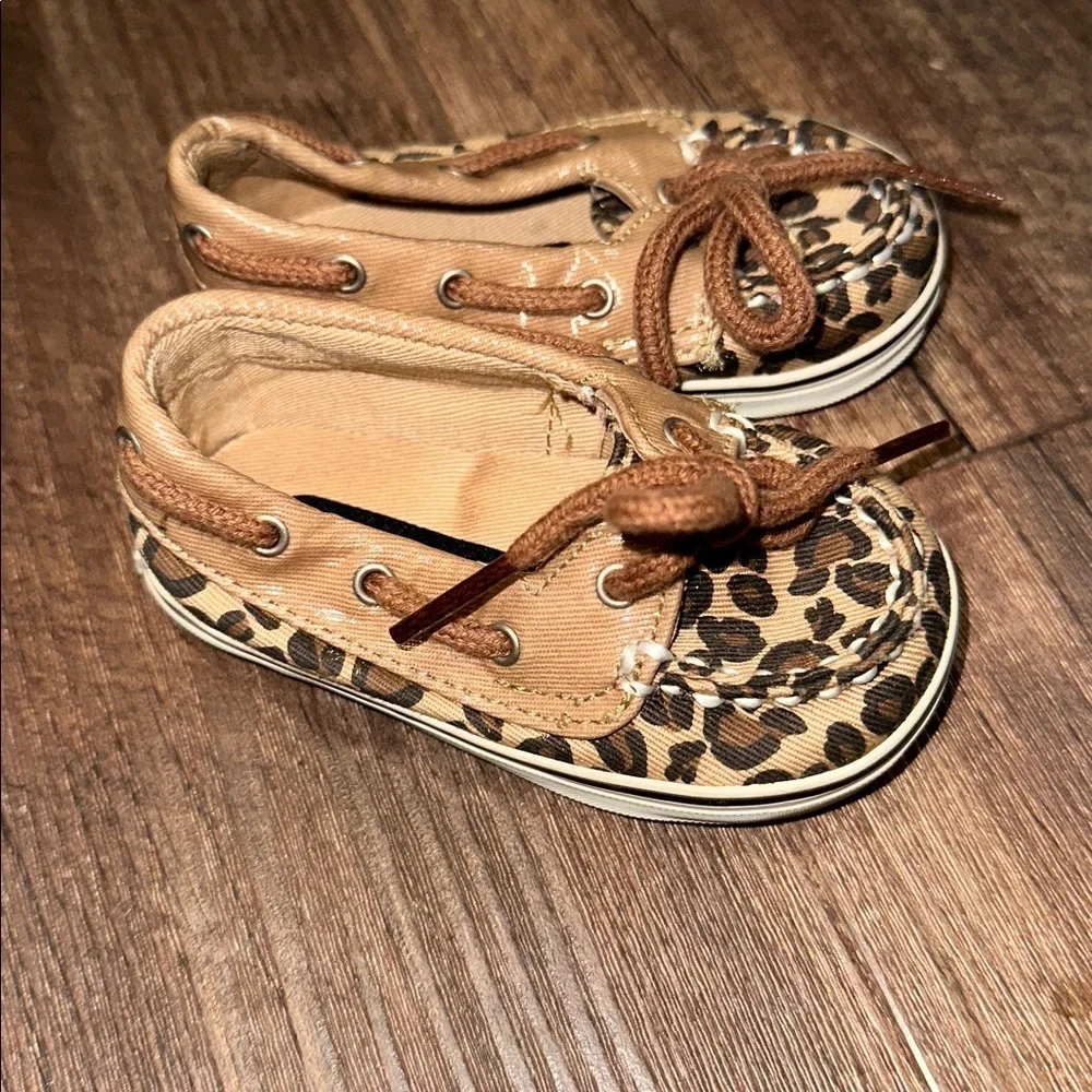 Leopard/Cheetah Baby Sperry boat‎ shoes size 2